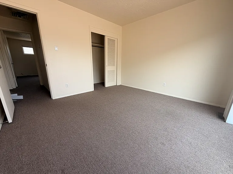2627 Dakota St NE #3 — Photo 12