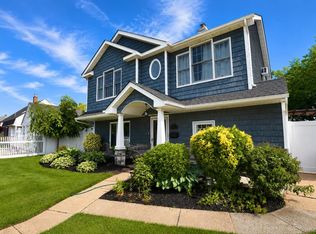 26 Sycamore Lane, Levittown, NY 11756