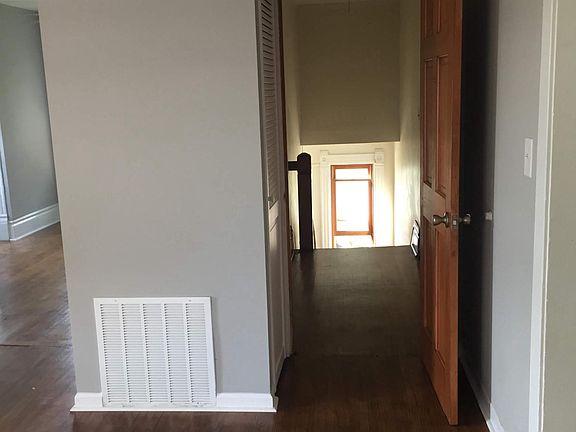 3rd image of 387 Wellington Ave #2