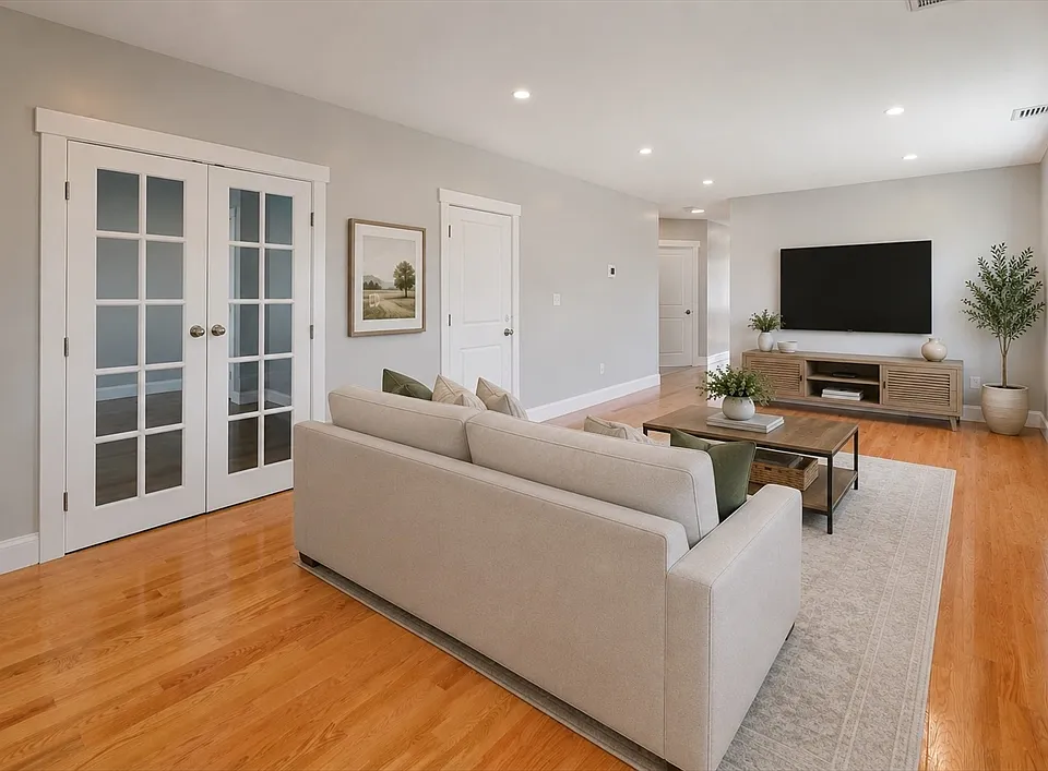 28 2nd St #2