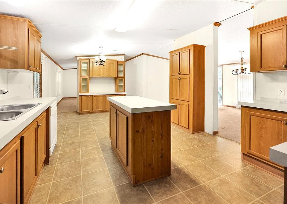 7th image of 16145 SE 56TH PLACE ROAD