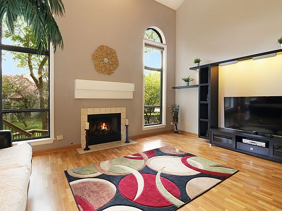 4th image of 107 Chatsworth Cir