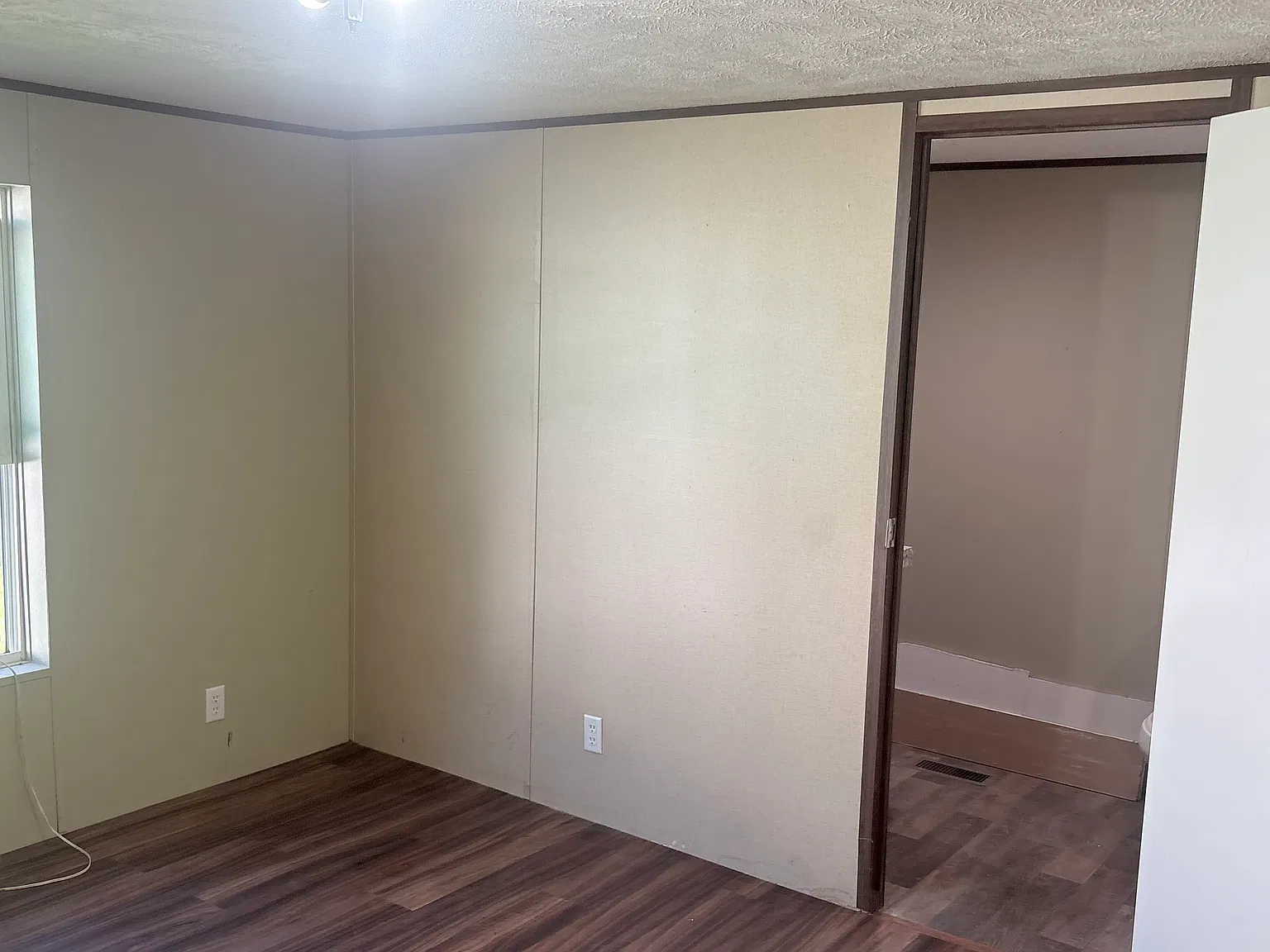 3 bed, 924 sqft, $650 — Photo 3