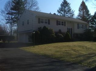 5 Fairhaven Dr, Morris Plains, NJ 07950