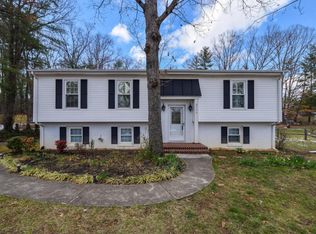 3777 Hummingbird Ln, Roanoke, VA 24018