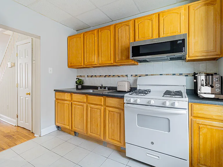 1528 S Hollywood St — Photo 4
