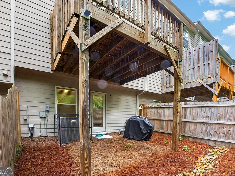 865 Society Cir SW — Photo 18