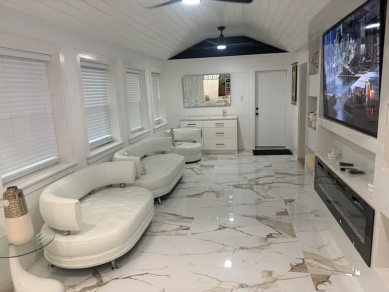 1820 N Macgregor Way — Photo 38