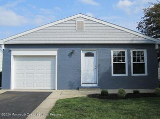 10 Mayaquez Ln, Toms River, NJ 08757