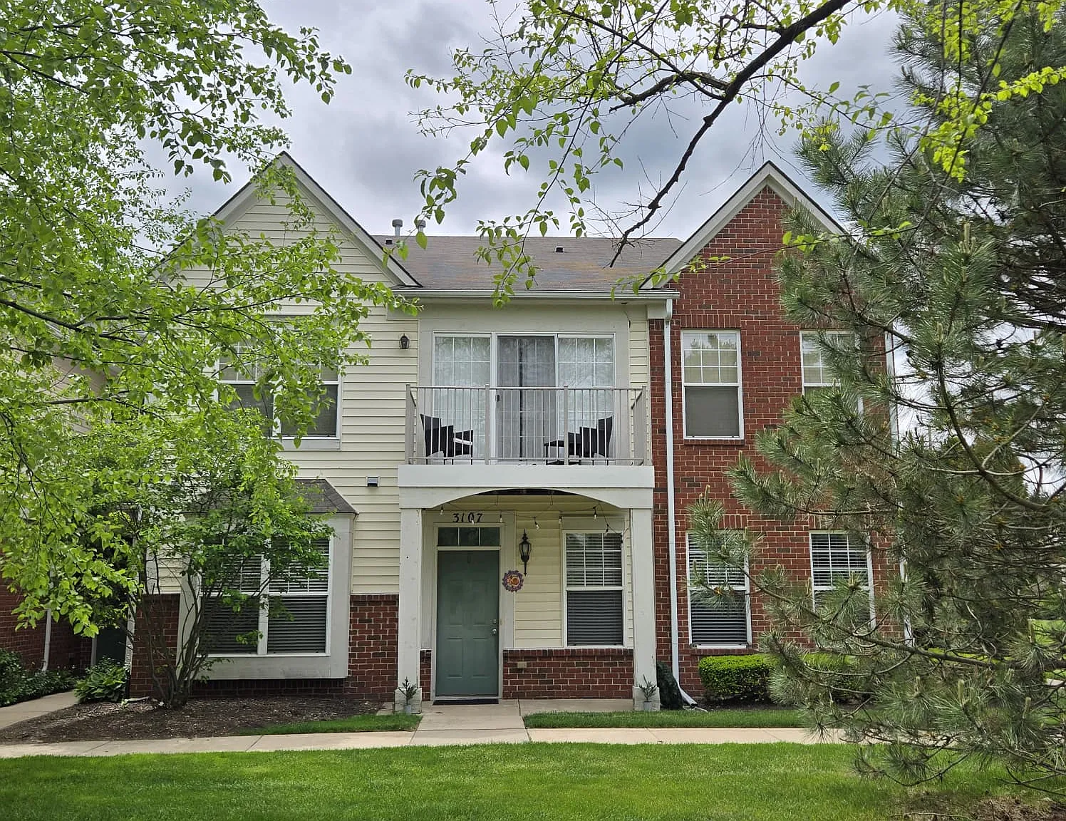 2 bed, 1272 sqft, $1,800 — Photo 1