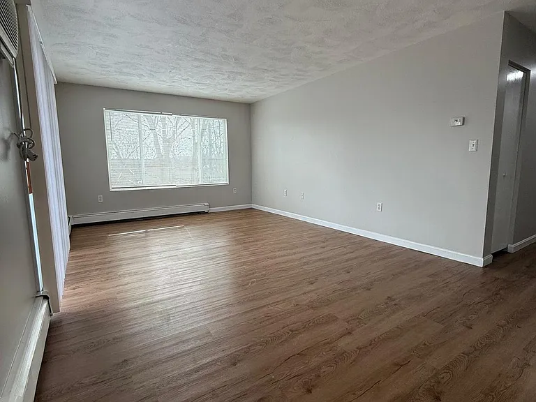 400-905 New River Rd — Photo 5
