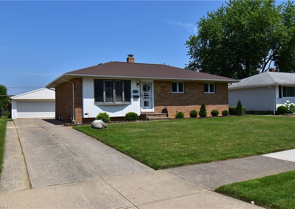 1st image of 36063 Hillcrest Dr