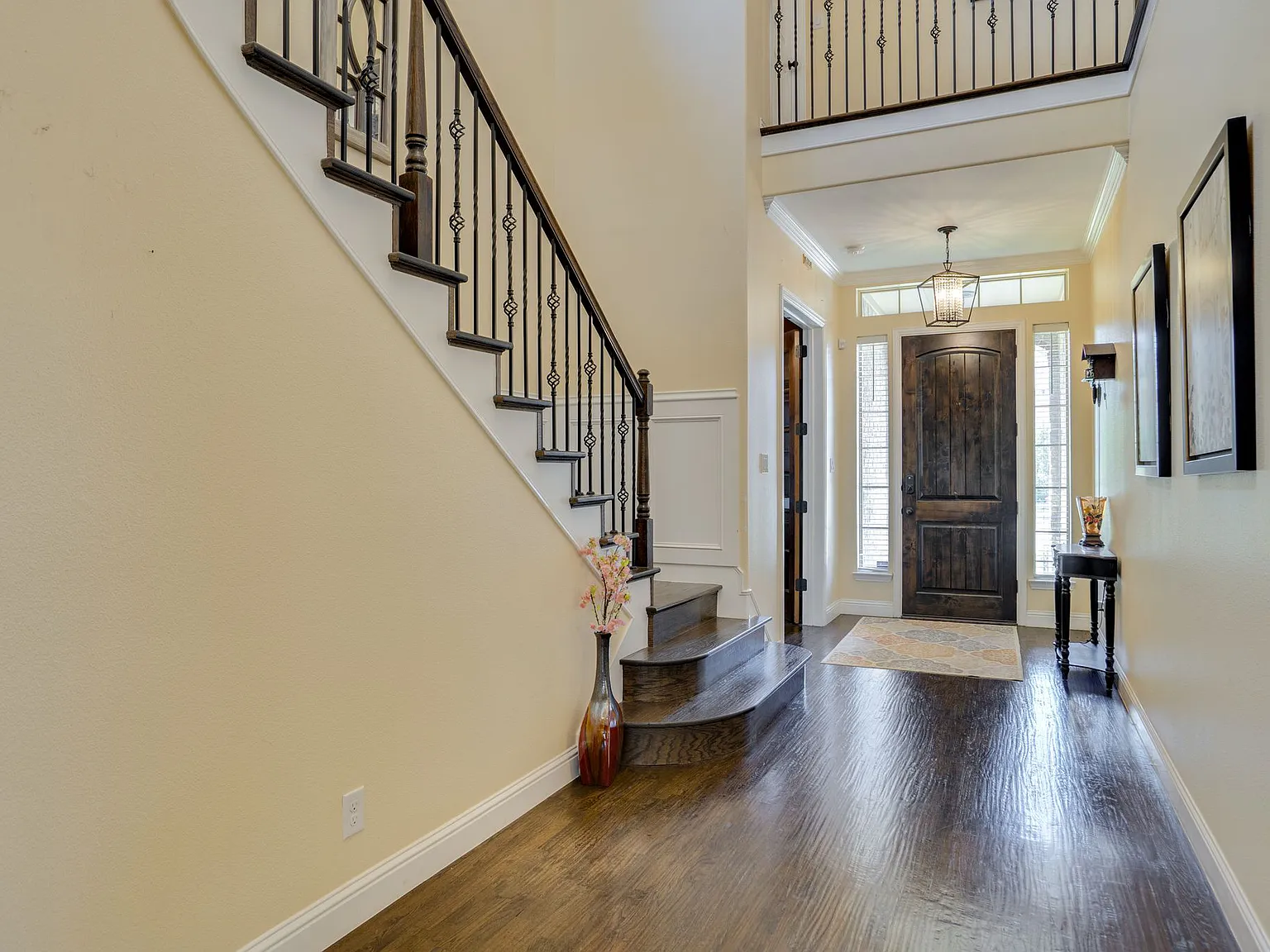 5 bed, 4085 sqft, $4,400 — Photo 3
