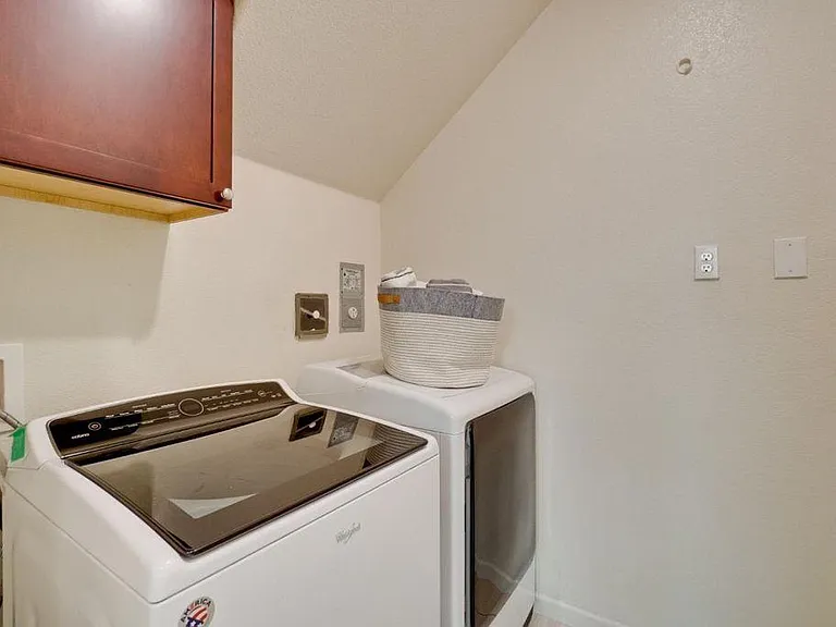 1305 Merry Loop — Photo 11