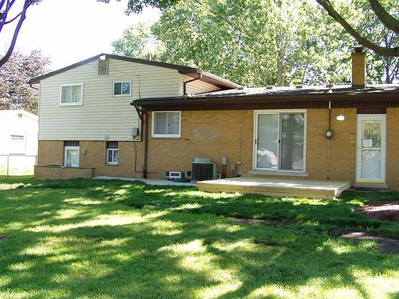 5th image of 1358 Levona St