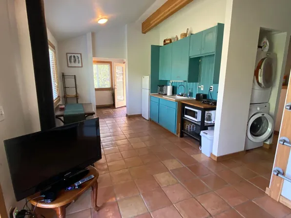 (undisclosed Address), Hood River, OR 97031