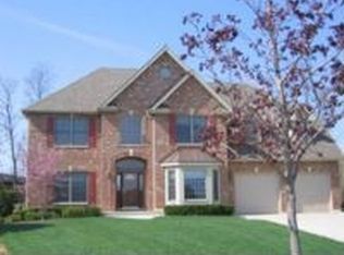 629 Nelson Cir, Westmont, IL 60559