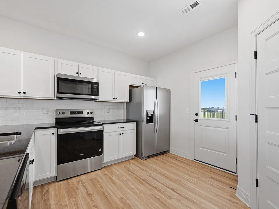 1509 N Garnet Ct