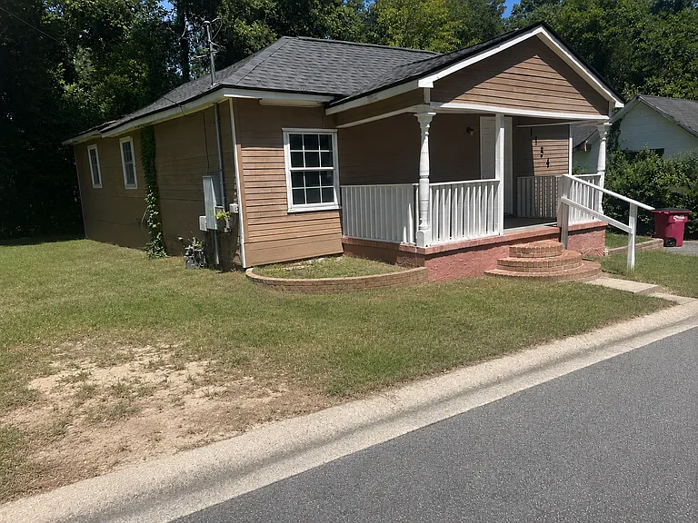 1145 Davis Cir — Photo 3
