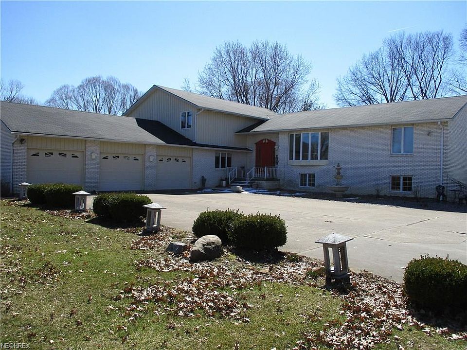 1st image of 405 Oaknoll Dr