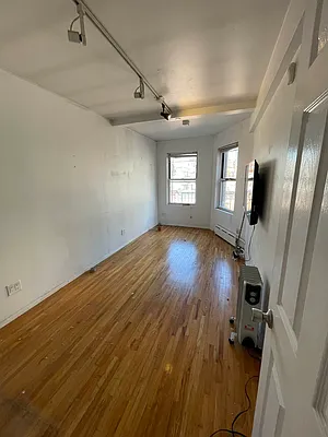 Rented by Best Apartments North Inc | media 29