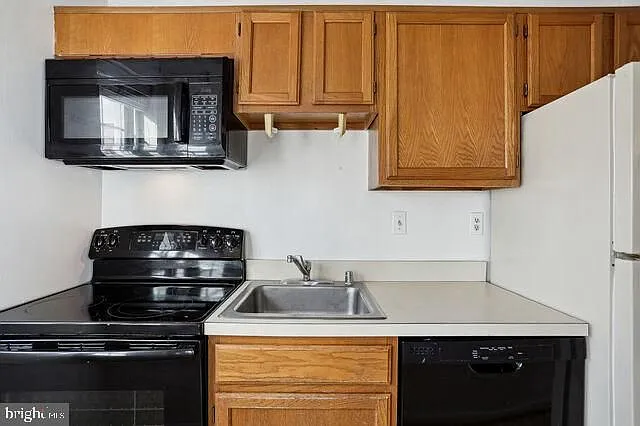 1742 N Rhodes St #5-306 — Photo 7