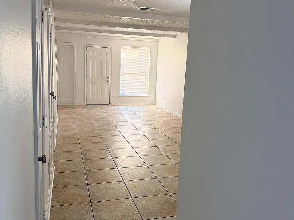 2907 Texas Ave #D