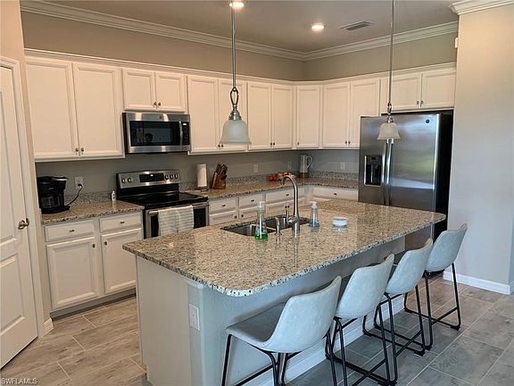 5th image of 11601 Onyx Cir