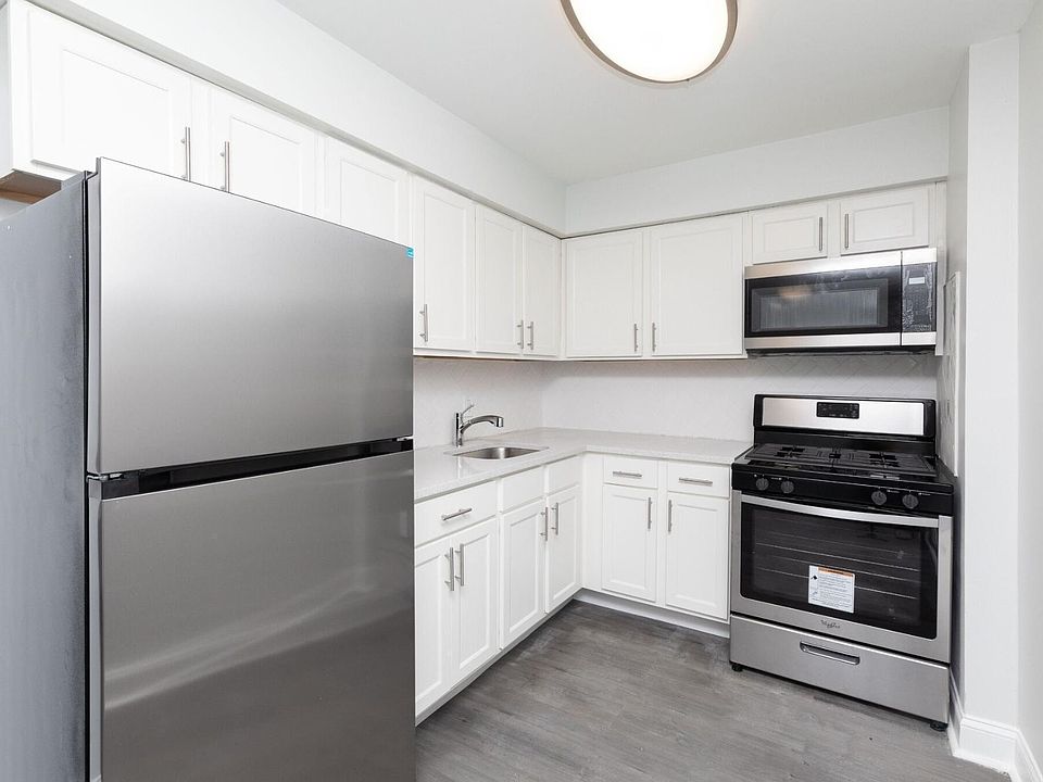 1st image of 6428 Oxford Ave #206B
