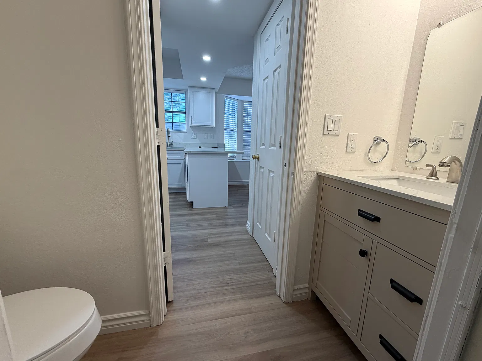 3 bed, 2.5 bath, 1098 sqft, $1,998 — Photo 4