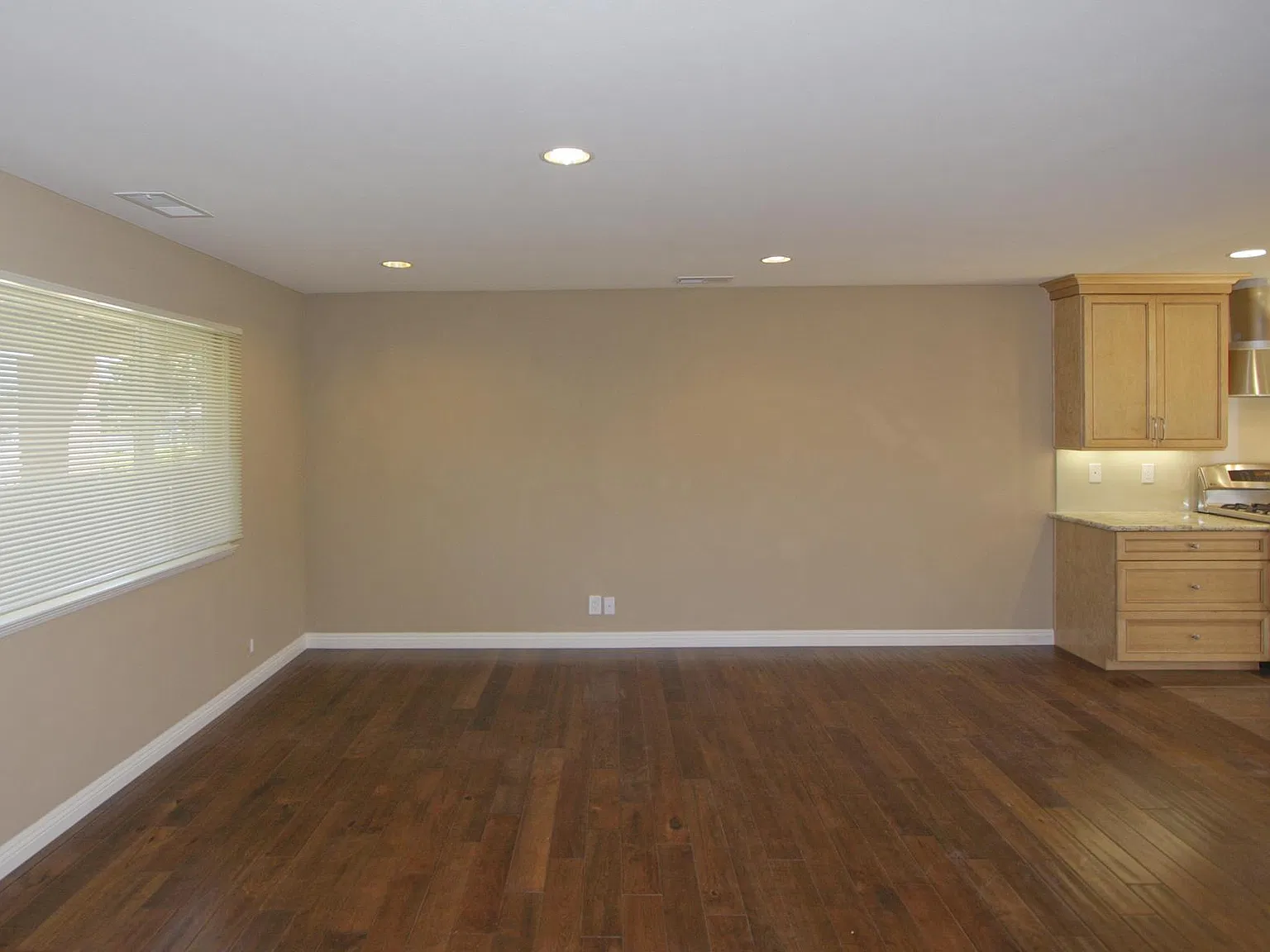 1112 Gaillardia Way — Photo 4