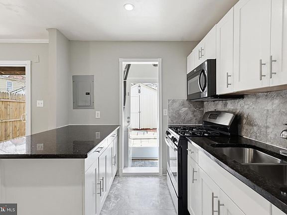 4th image of 9816 Buckner Rd