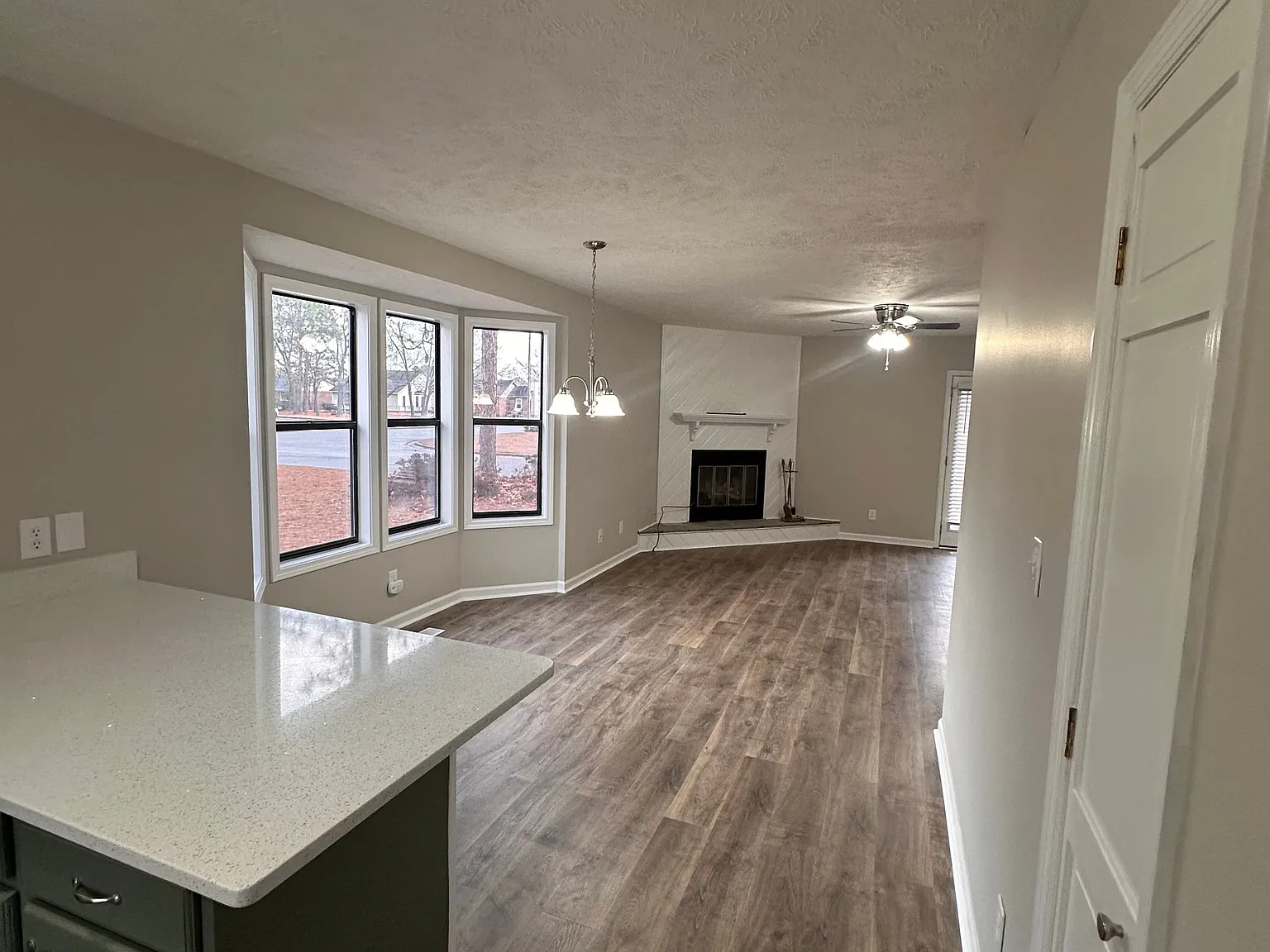2 bed, 2.0 bath, 1050 sqft, $1,400 — Photo 3
