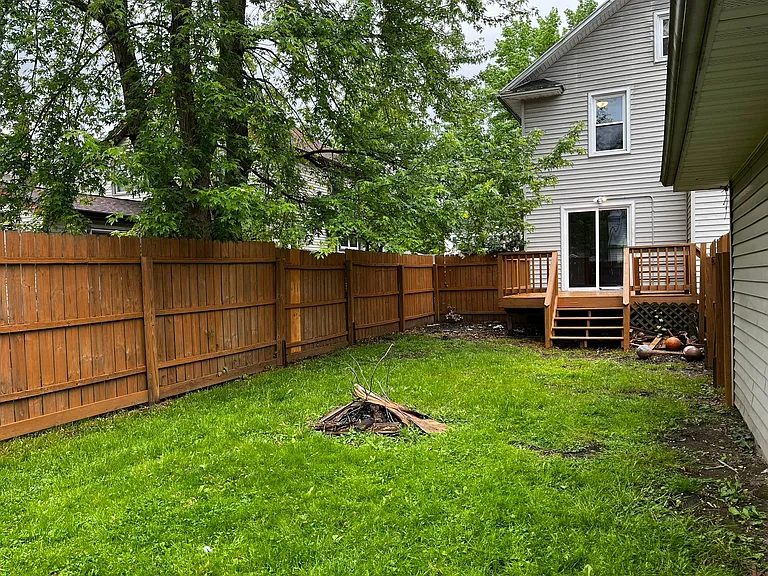 233 Superior St — Photo 4