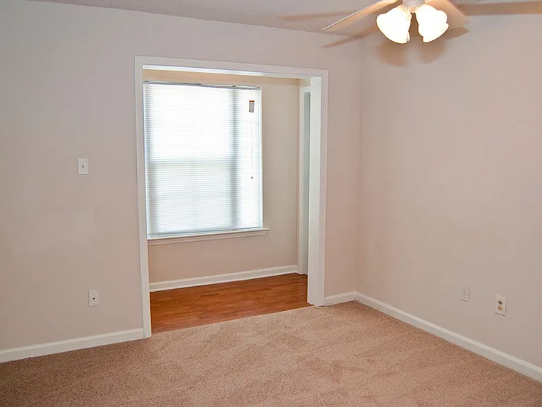 2416 Pasadena Ave — Photo 12