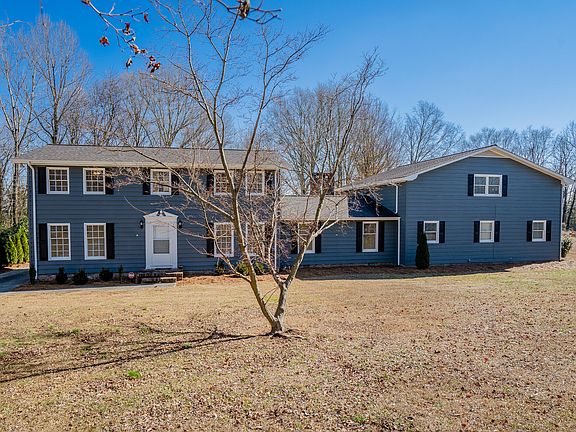 4th image of 451 N Castle Rd