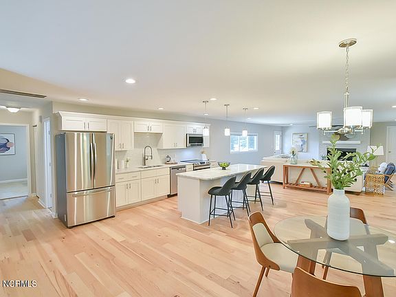 4th image of 1525 Park Lane
