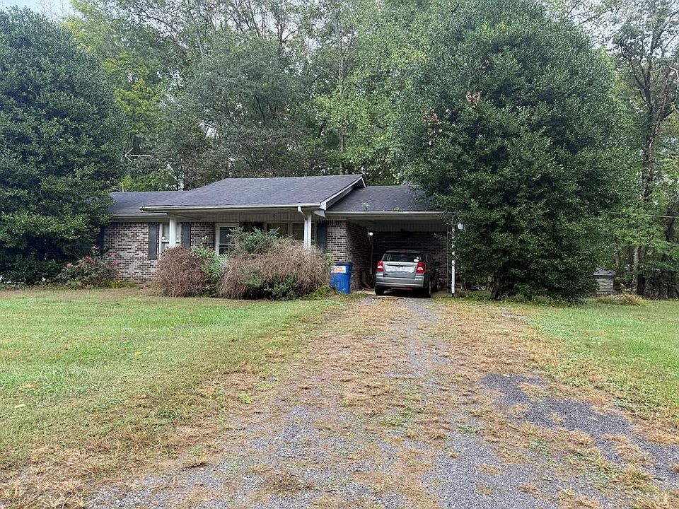 1st image of 140 Market Ln