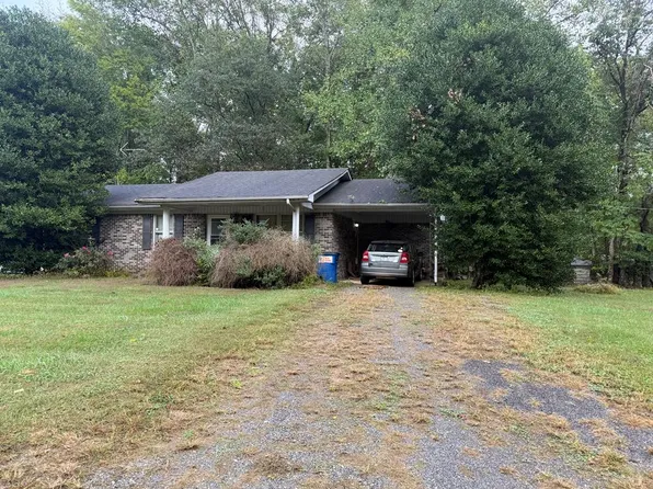 140 Market Ln, Gainesboro, TN 38562