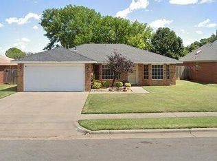 6835 Iola Ave, Lubbock, TX 79424