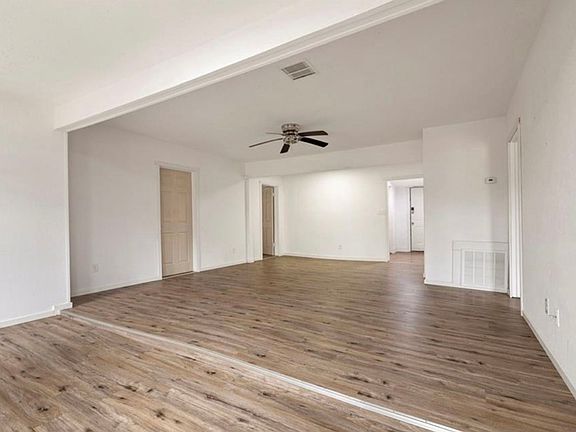 3rd image of 301 Franklin St