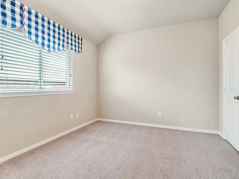 517 Skelton St — Photo 16
