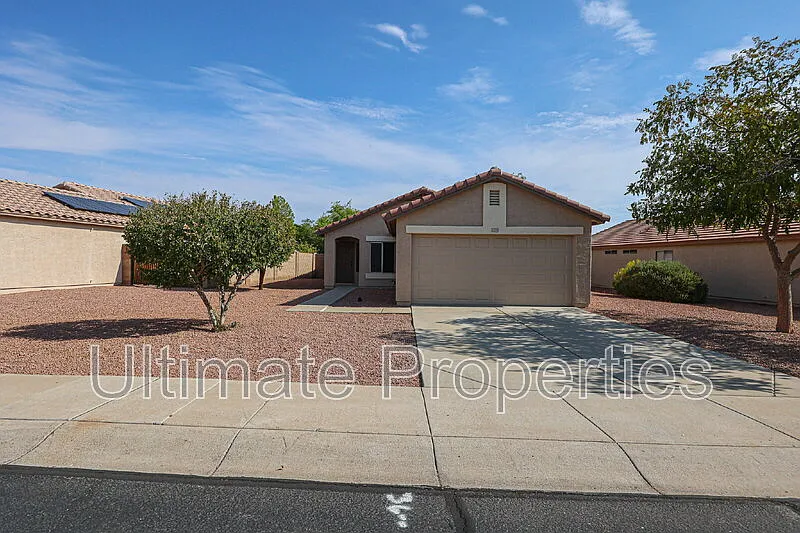 3 bed, 2.0 bath, 1062 sqft, $1,895 — Photo 4