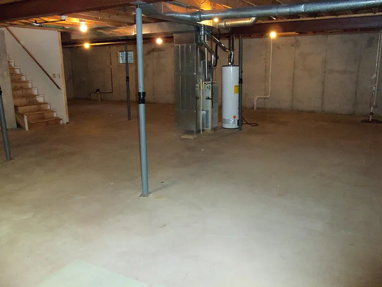 1538 Gene Ct — Photo 16