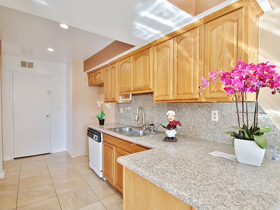 5th image of 213 S Chandler Ave APT A
