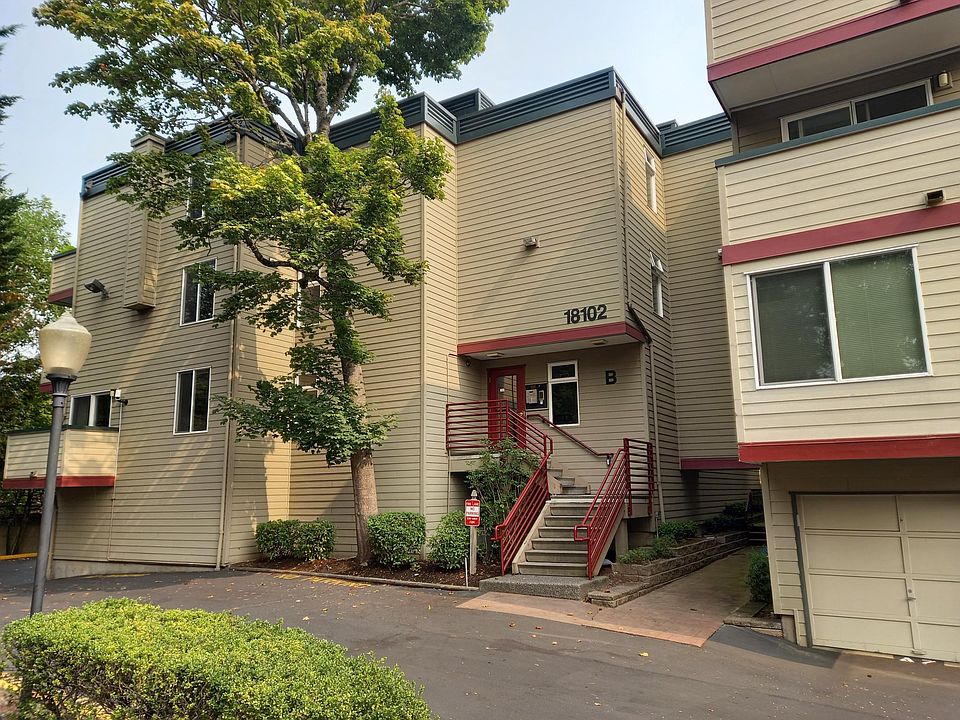 1st image of 18102 15th Ave NE #203