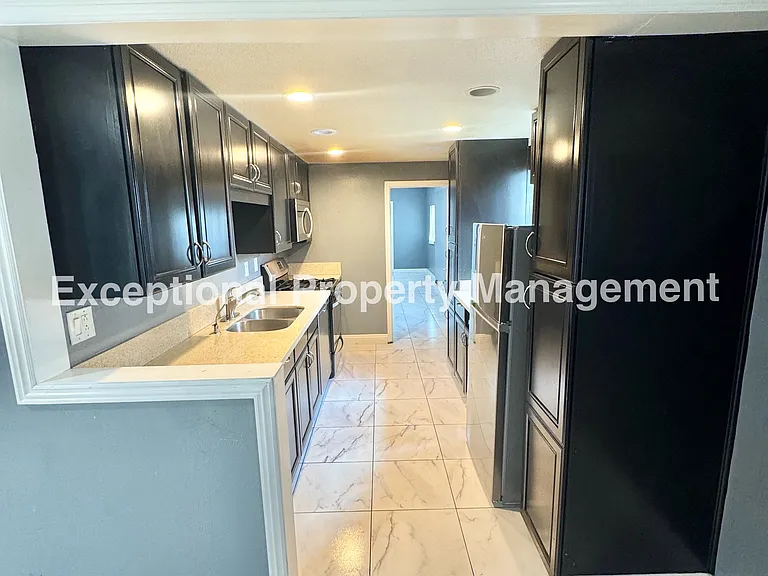 8047 Laurel Ave — Photo 7