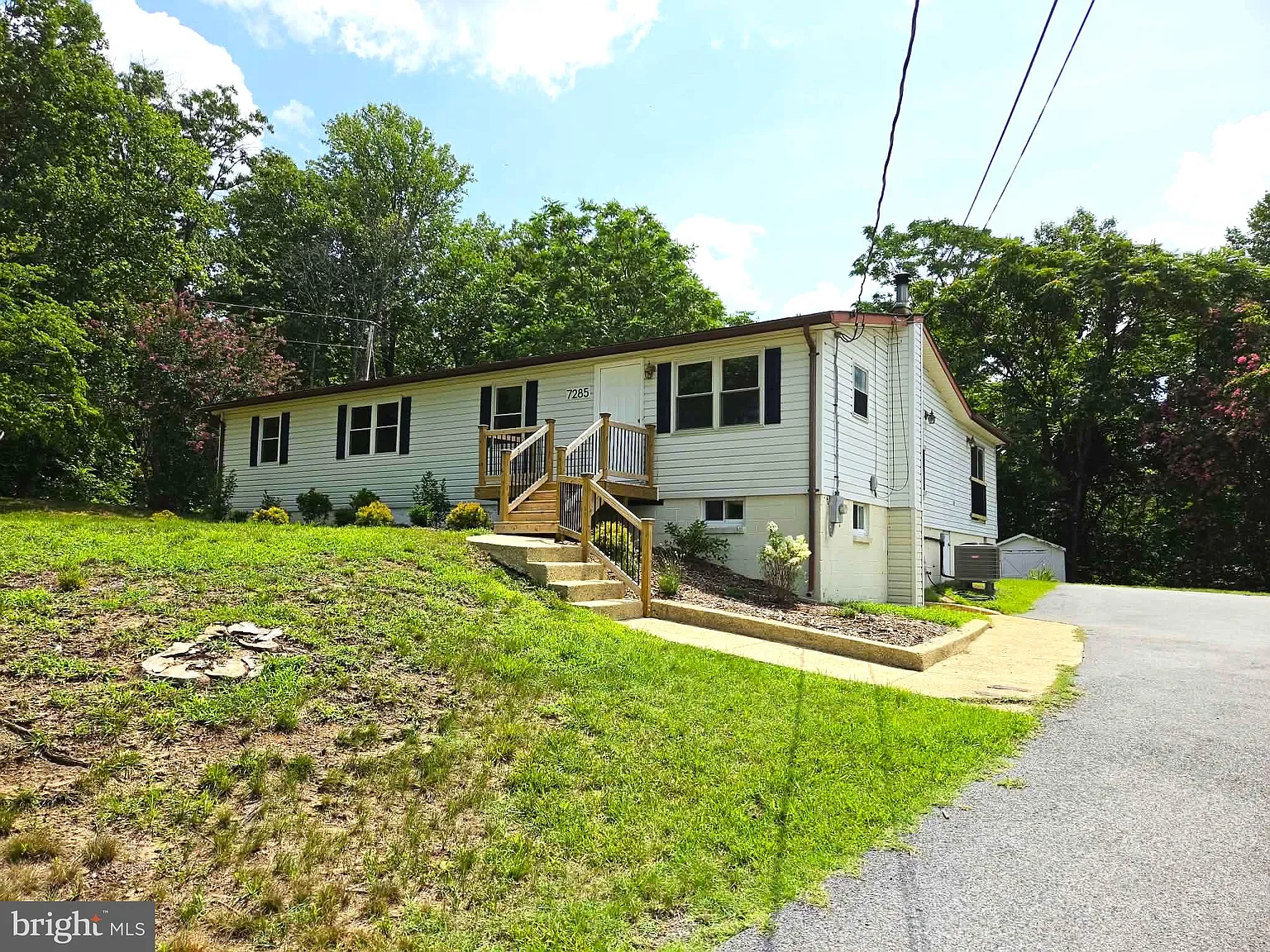 3 bed, 2430 sqft, $3,200 — Photo 1