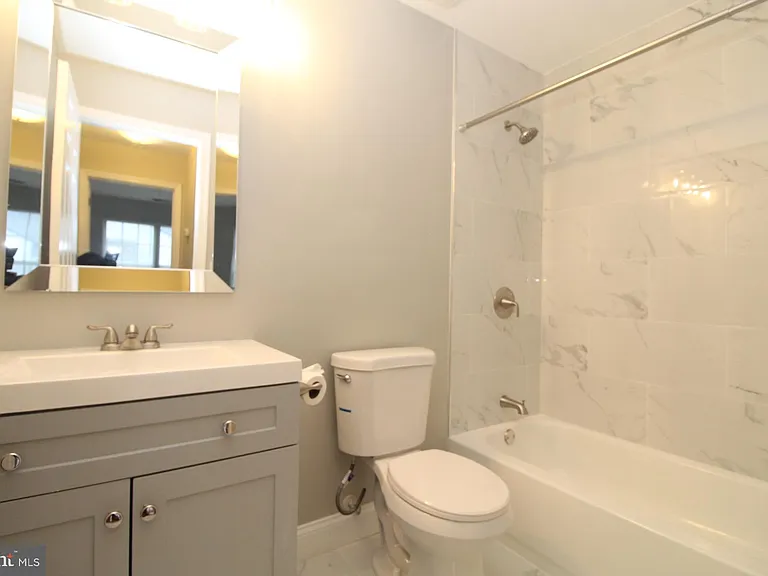 262 Andover Pl — Photo 18