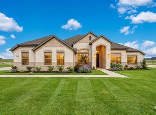 124 Lila Lake Dr, Waxahachie, TX 75165